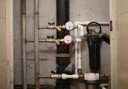Замена стояка горячего водоснабжения заказывают вместе